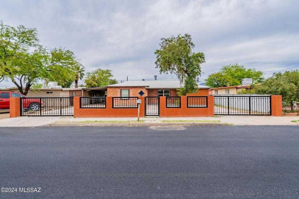 3241 30Th, 22410467, Tucson, Single Family Residence,  for sale, Aaron Lieberman, TIERRA ANTIGUA REALTY